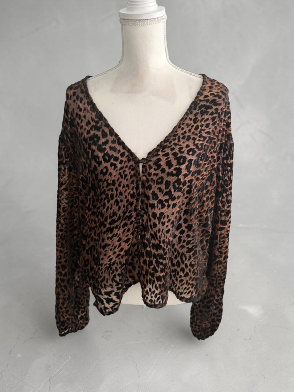 FREE PEOPLE Brown Animal Print Long Sleeve Top Size Medium